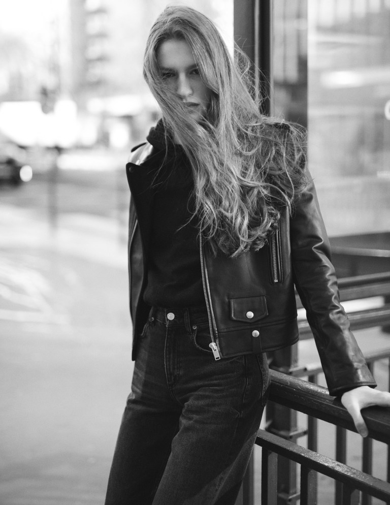 DAHLIA_ANDREW NEWIN346